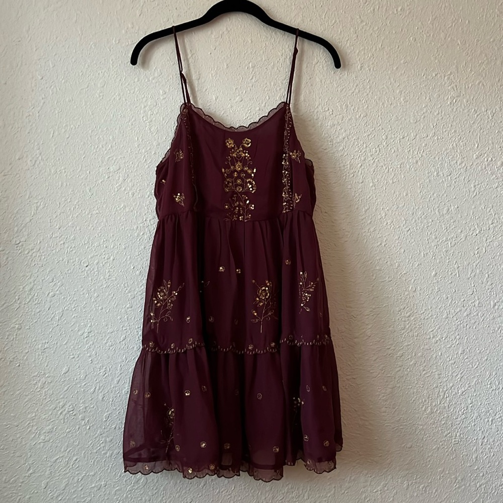 Urban Outfitters Burgundy and Gold Sequin Embellished Hanna Mini Dress Sz Small - Picture 2 of 9